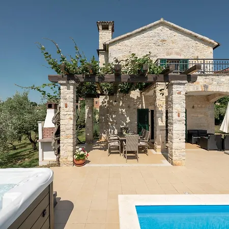 וילה Villa Ruk