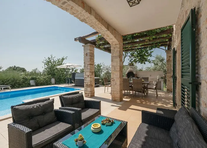 Villa Ruk *