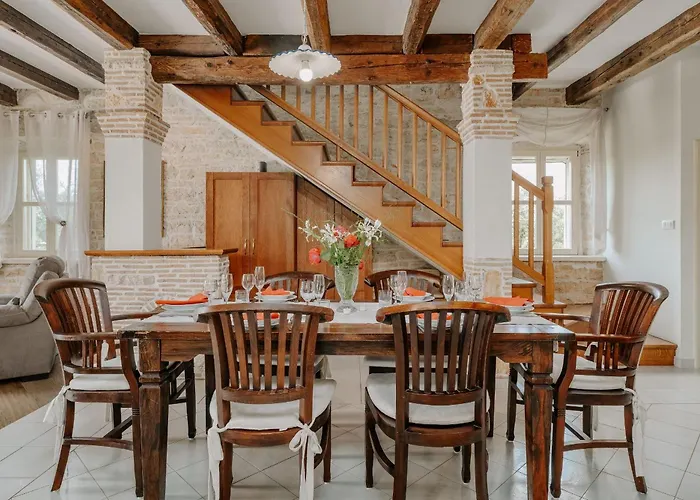 Villa Ruk 빌라